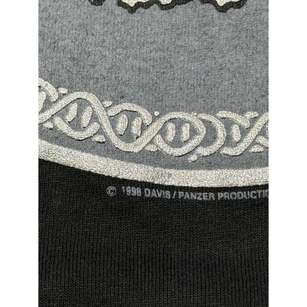 Vintage Highlander T-Shirt XL‎ 1998 Sword Riders Graphic Made USA Tee - Picture 3 of 5